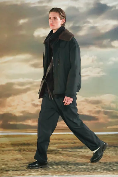 Look 30